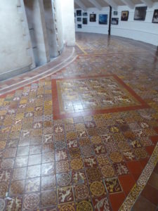 189 encaustic tiles in the trifoium 421