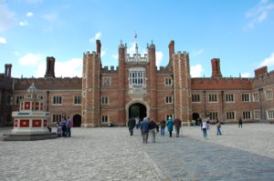 24 Hampton Court (358)