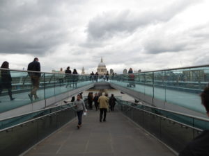 61 811 Millennium Bridge