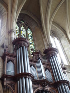 63 organ of the cathedral 859