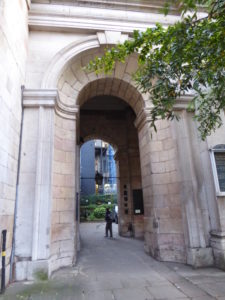 67 928 London Bridge archway